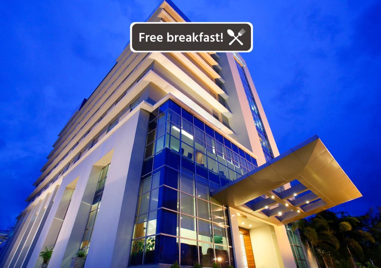 Hotel Santika Makassar Ngoại thất bức ảnh