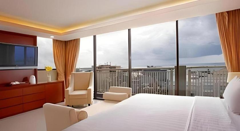 Hotel Santika Makassar Ngoại thất bức ảnh