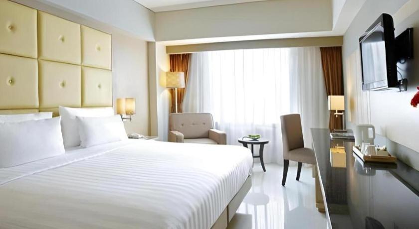 Hotel Santika Makassar Ngoại thất bức ảnh