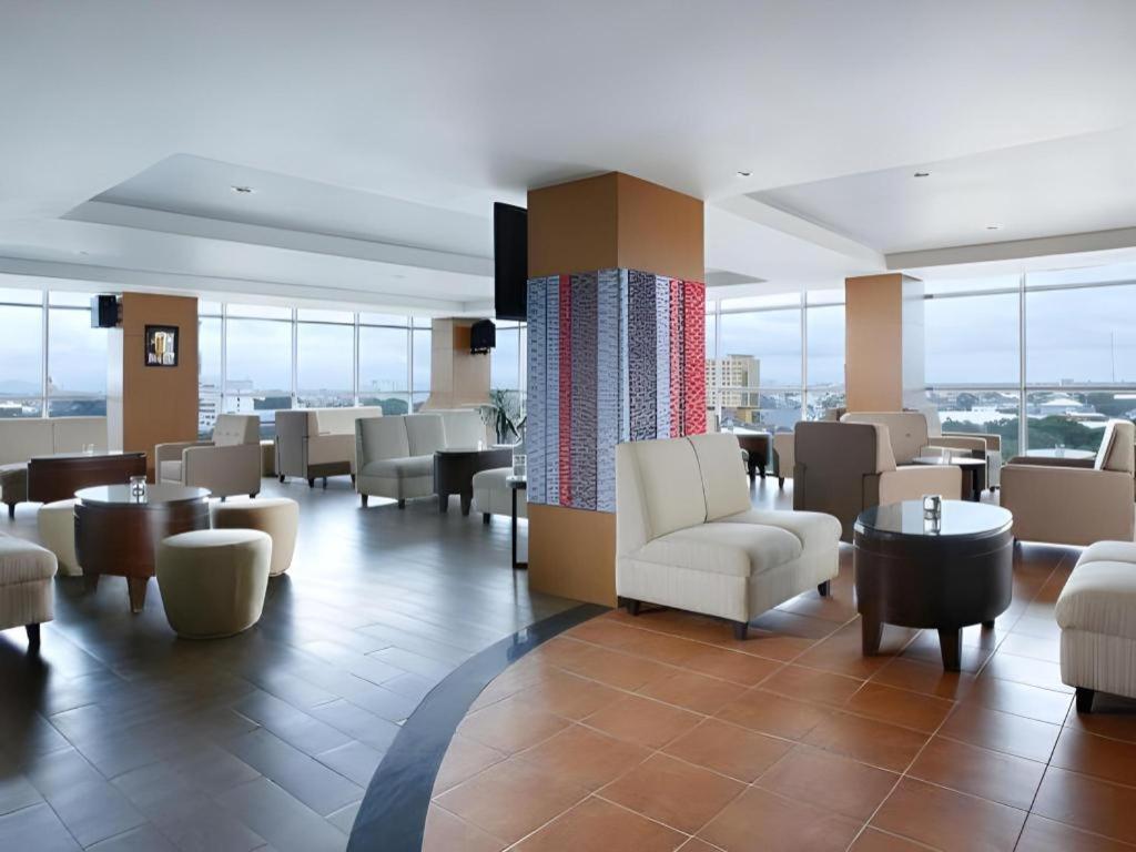 Hotel Santika Makassar Ngoại thất bức ảnh