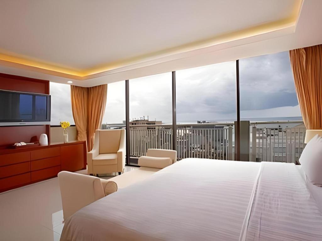 Hotel Santika Makassar Ngoại thất bức ảnh